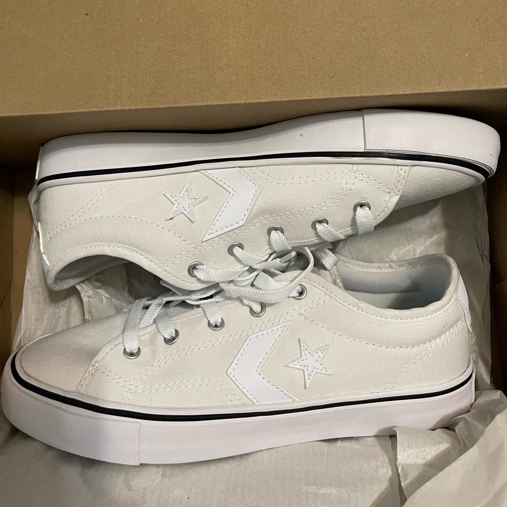 *Converse Star Replay Star of The Show Unisex White Canvas Sneakers*